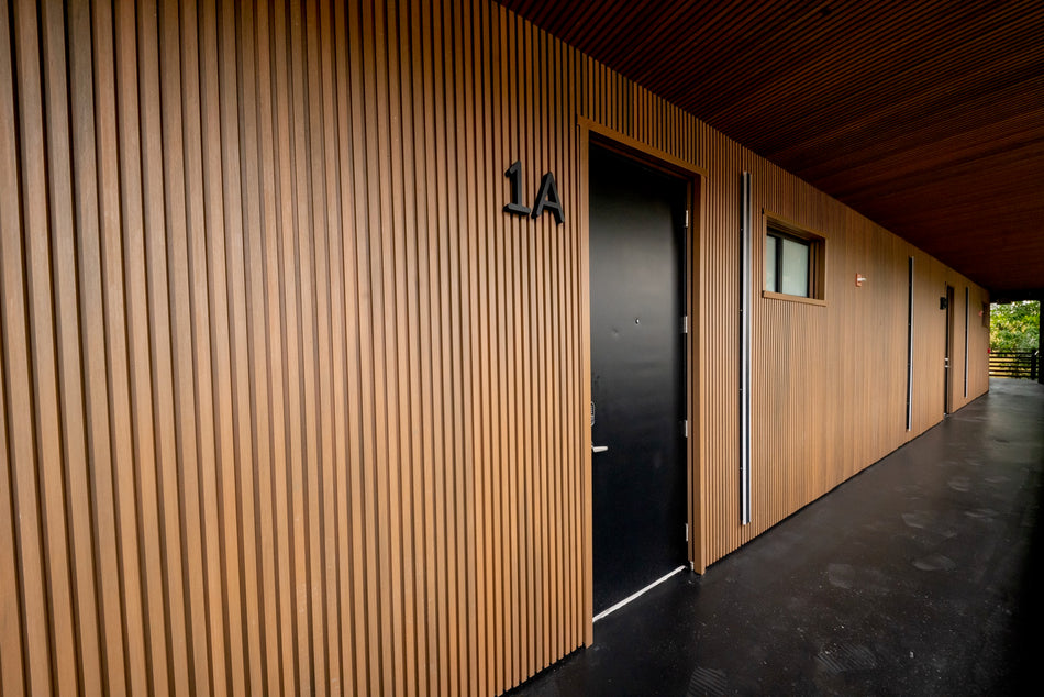 Composite Narrow Slat Cladding (8.4 sq ft)
